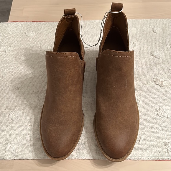 Universal Thread Goods co. Brown booties - Picture 3 of 4